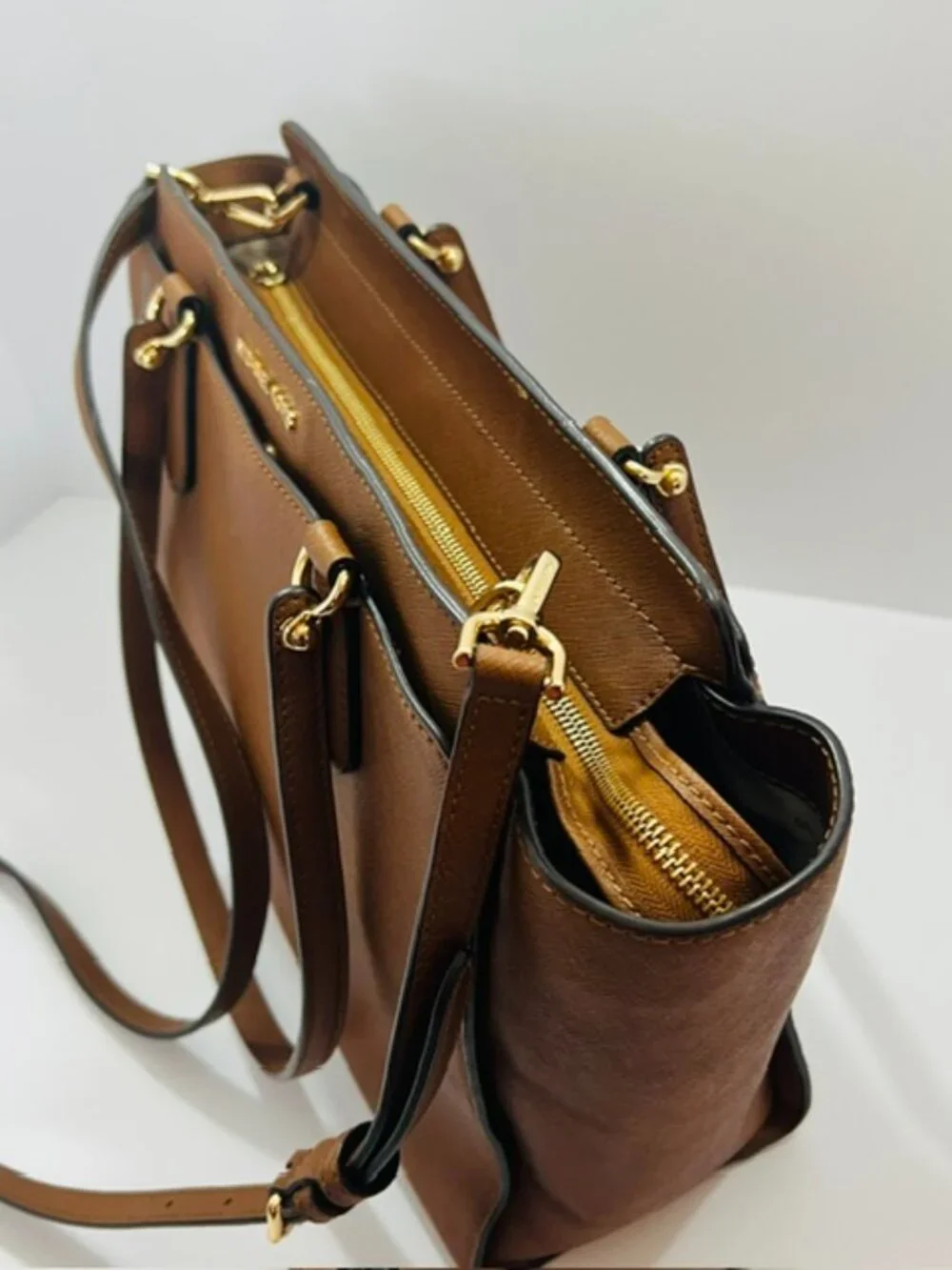 Michael Kors Dee Dee Lg Saffiano Leather Convertible Tote Acorn EUC
